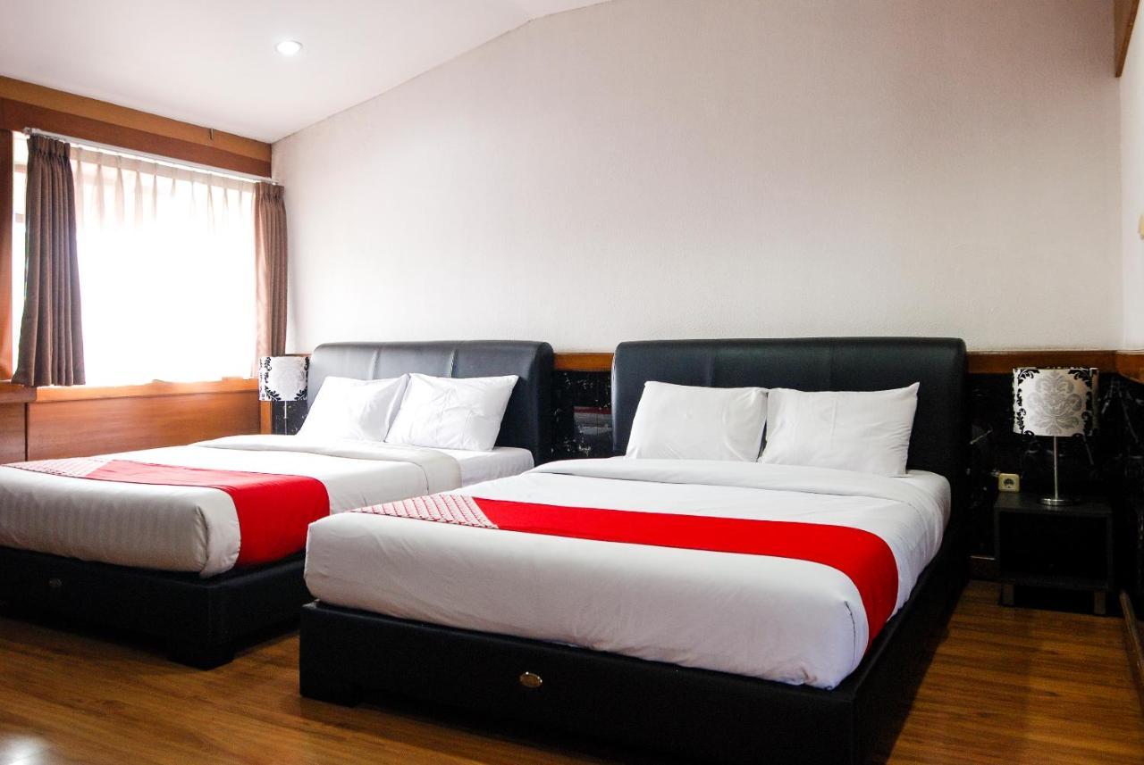 Oyo 229 Hi Quality Hotel Bandung Exterior photo