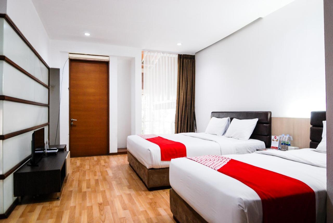 Oyo 229 Hi Quality Hotel Bandung Exterior photo