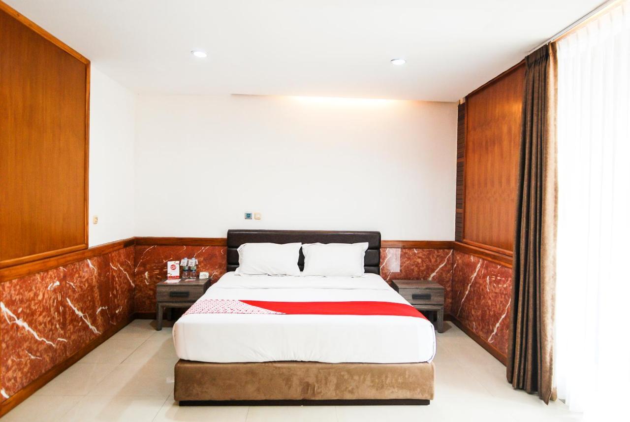 Oyo 229 Hi Quality Hotel Bandung Exterior photo