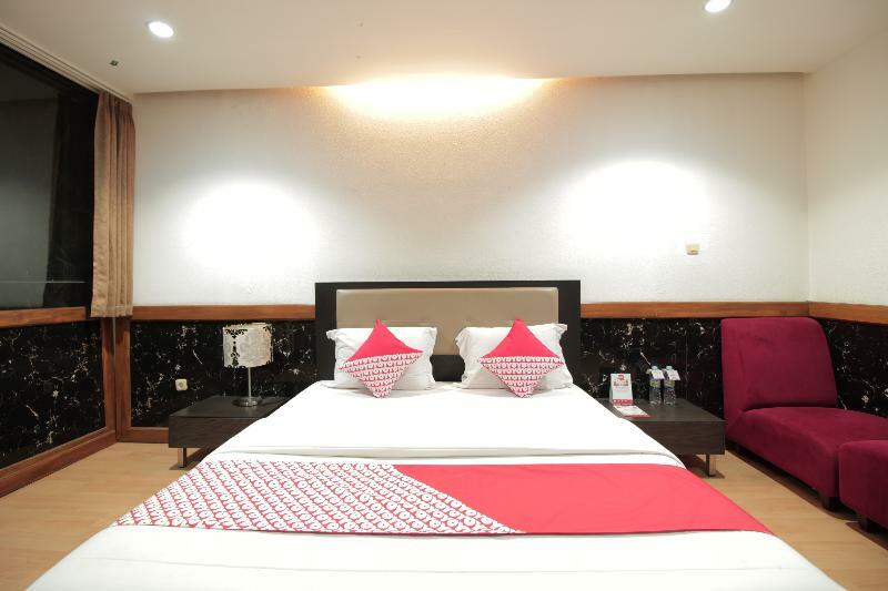 Oyo 229 Hi Quality Hotel Bandung Exterior photo